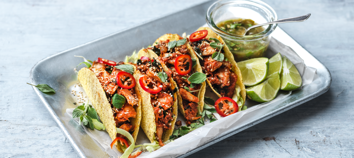 Stökkt takó með vegan kjöti, grænkáli og salsa verde (vegan)