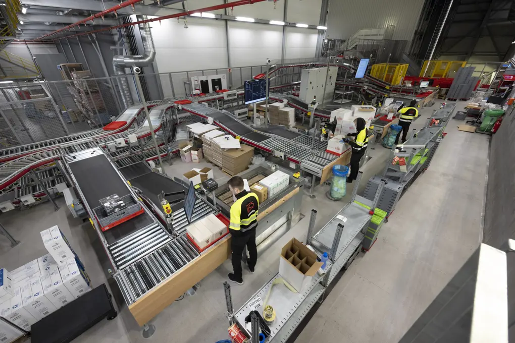 Framkvæmdir í vöruhúsi