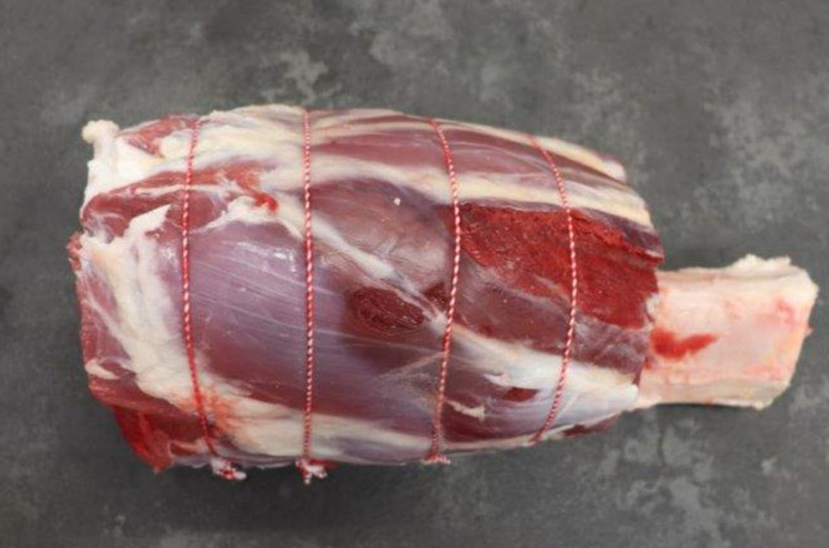 Kjöt, pylsur og skinkur